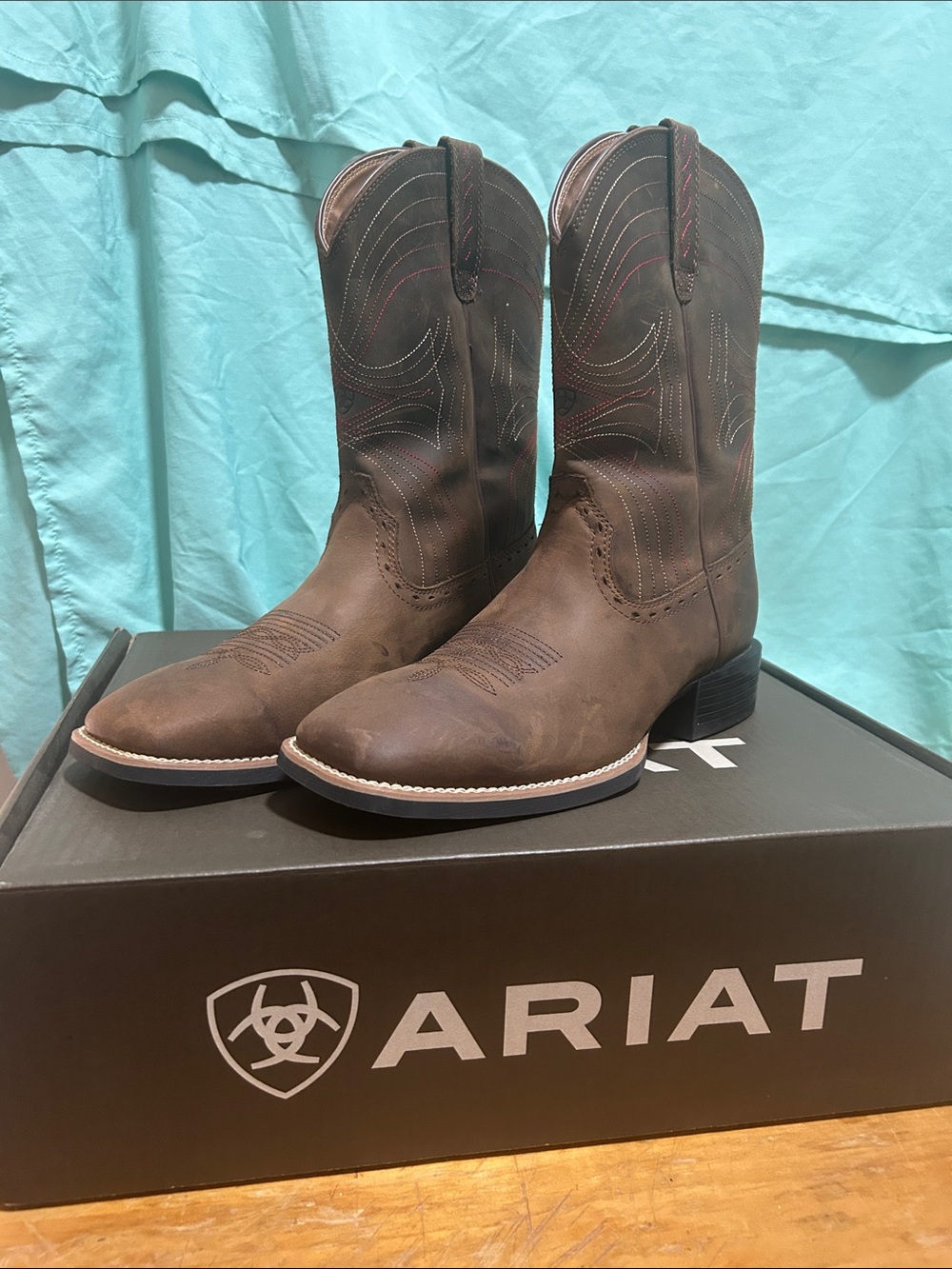 ARIAT Men's Brown Western Cowboy Boots - Classic Pull-On Style[Like New] - Picture 6 of 8